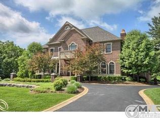 5732 Wyndam Ln, Brighton, MI
