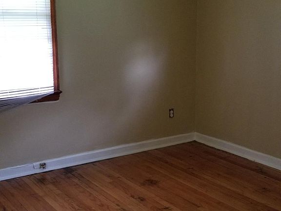 5th image of 820 Bella Ln