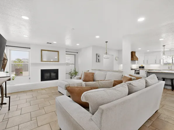 2801 Acequia Dr SW, Albuquerque, NM 87105
