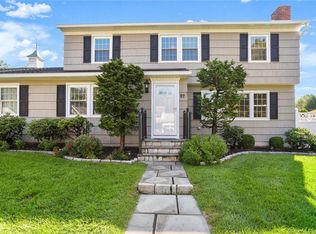 97 Hunter Rd, Fairfield, CT 06824