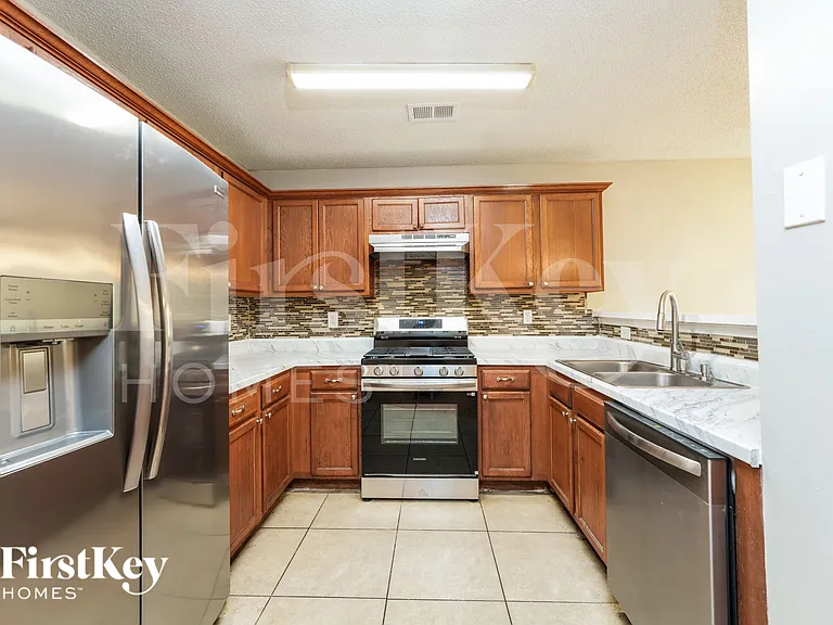 255 Fieldview Ln — Photo 9