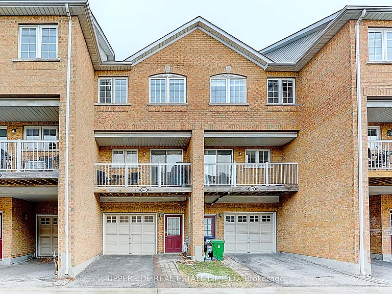 67 Birdstone Cres — Photo 3