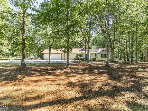 4th image of 819 Old Macon Rd