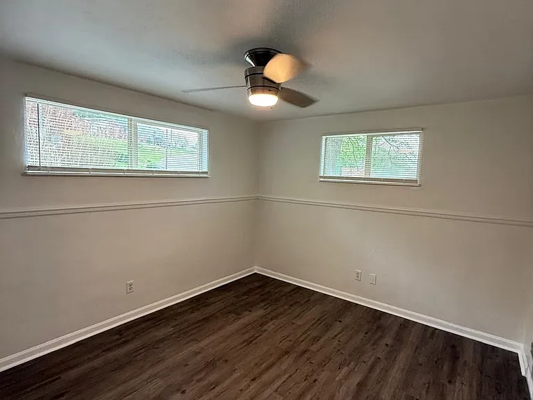 807 Londonderry Dr — Photo 16