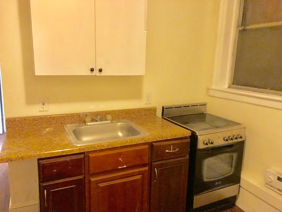 2nd image of 208 Bidwell Ave APT 1