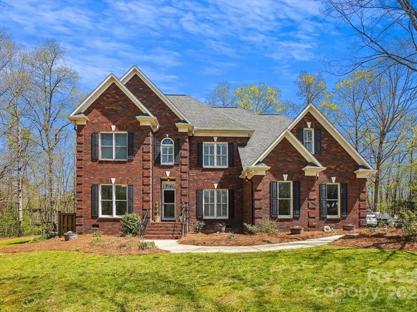 420 Woodlark Ct, Indian Trail, NC 28079