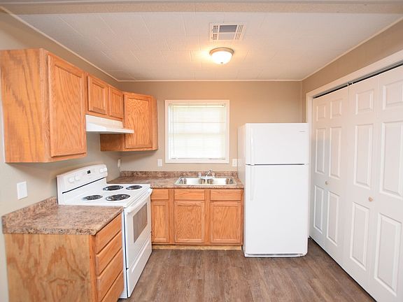 2nd image of 2517 Cypress St Unit A