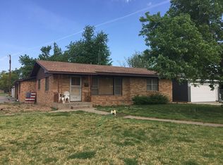 1318 S Eton St, Perryton, TX 79070