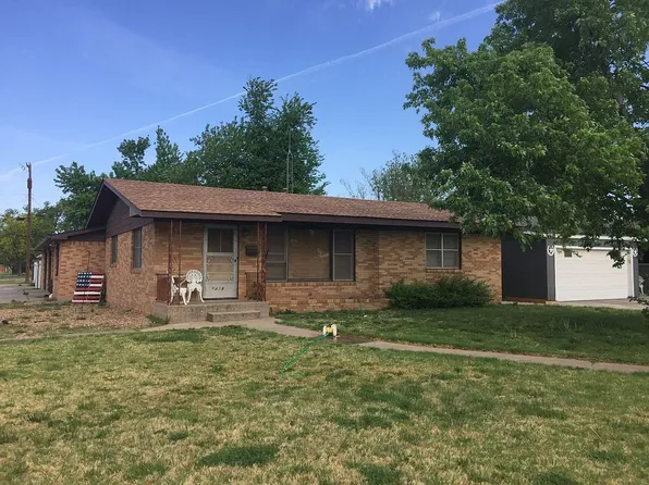 1318 S Eton St, Perryton, TX 79070