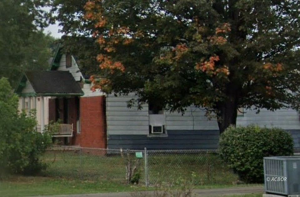 1st image of 613 Latonia St
