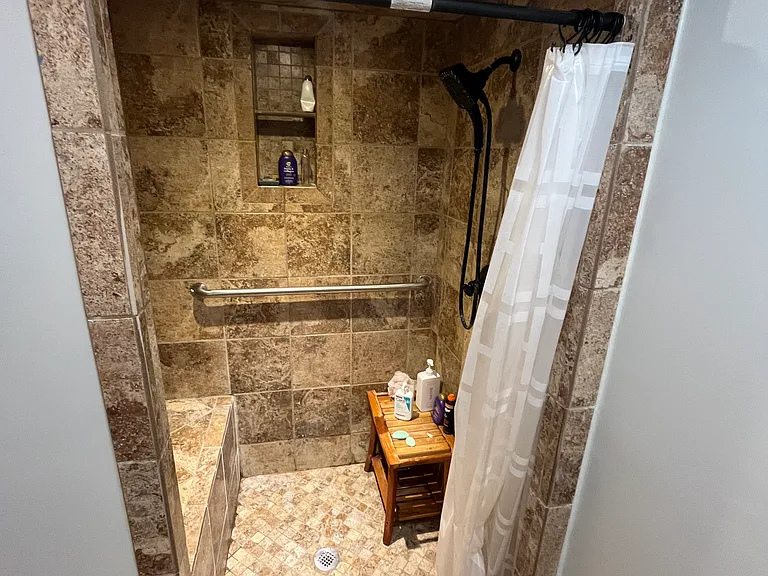 501 Devon Dr — Photo 16