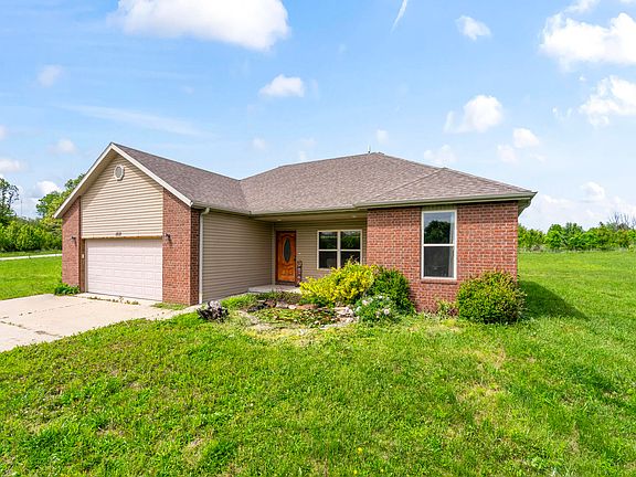 2nd image of 1812 Farmland Road