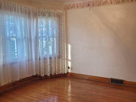 5th image of 2107 S Saint Aubin St