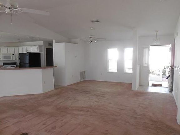3rd image of 1106 Meadowbend Dr