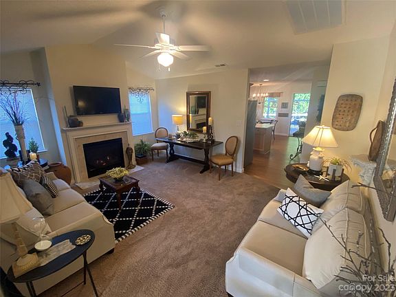 3rd image of 107 Abbotswood Pl