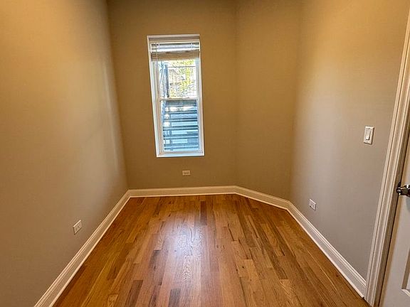 4th image of 1633 N Honore St #1R