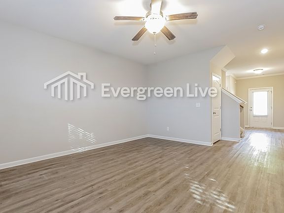 3rd image of 7603 Pine Gables Dr