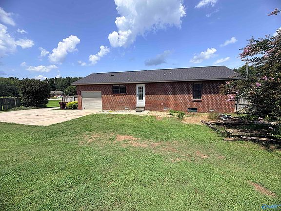 5th image of 21610 Lovell Ln