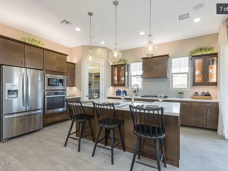1154 S Tumbleweed Ln — Photo 4