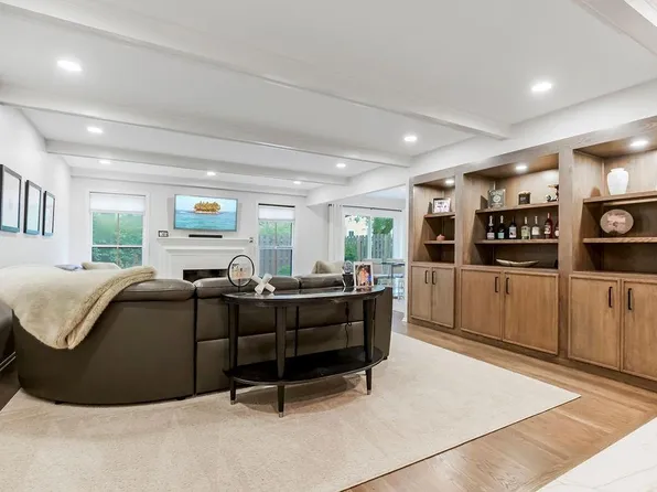 4411 W 112th Ter, Leawood, KS 66211