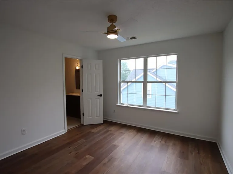 2256 Dresden Grn NW — Photo 26