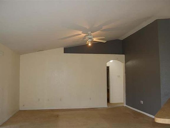 4th image of 1635 Redfin Dr