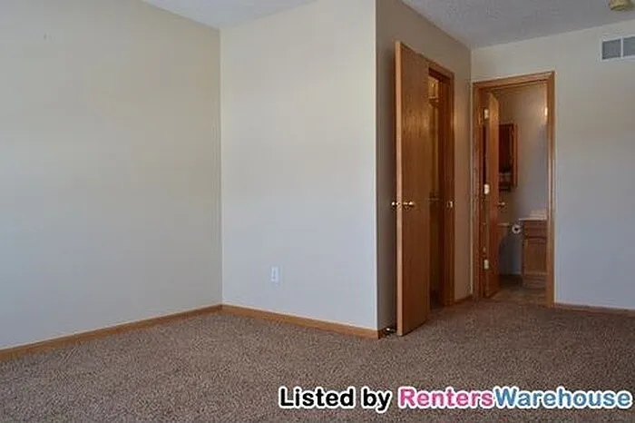 2213 E 117th St — Photo 10