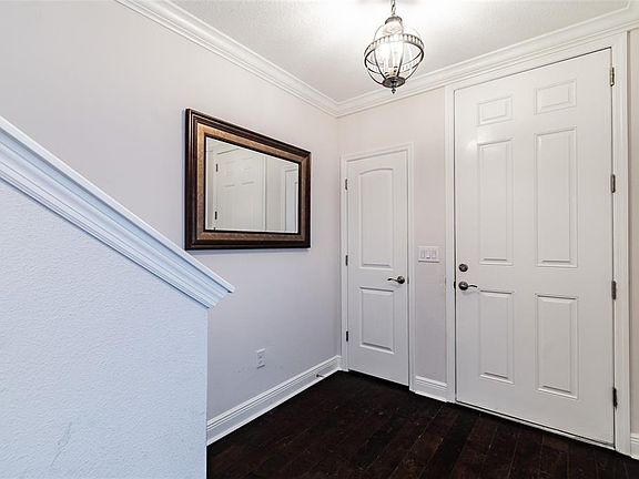 3rd image of 115 N Arrawana Ave Unit 3