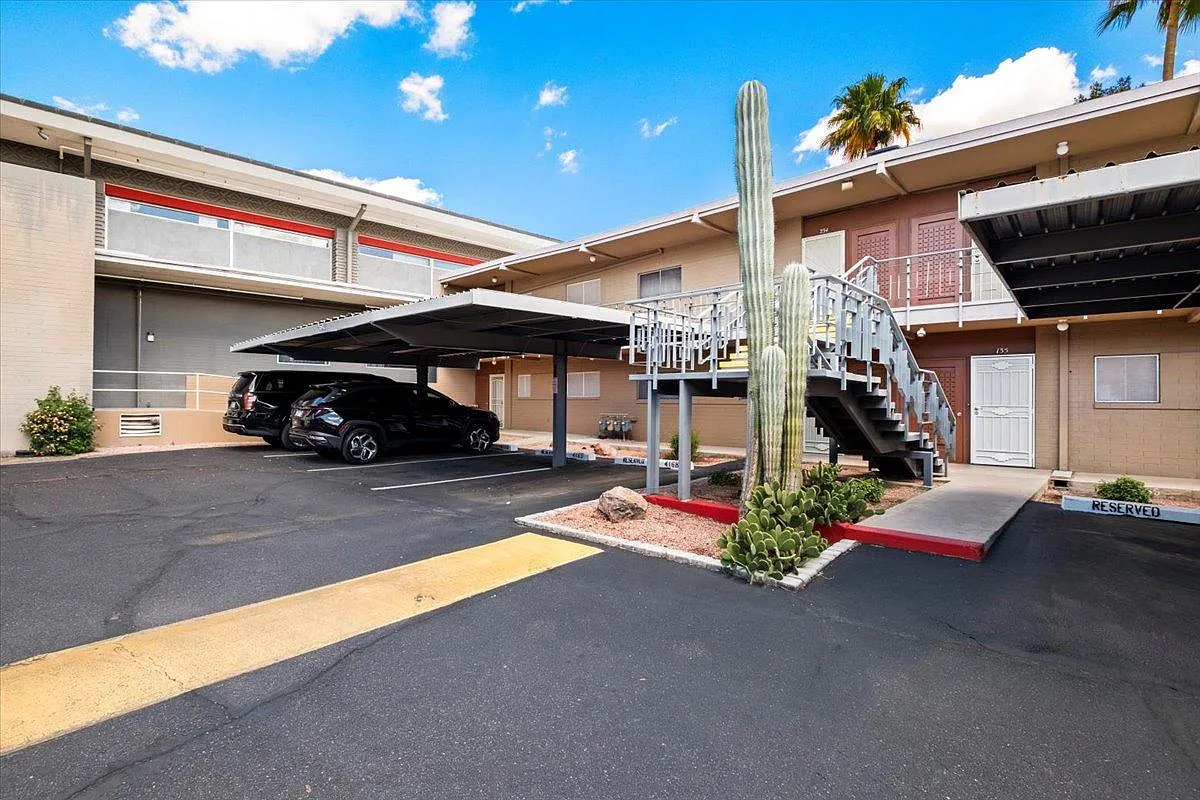 1 bed, 820 sqft, $1,495 — Photo 3