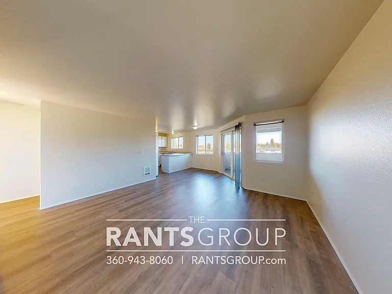 Yelm Creek Apartments — Photo 40