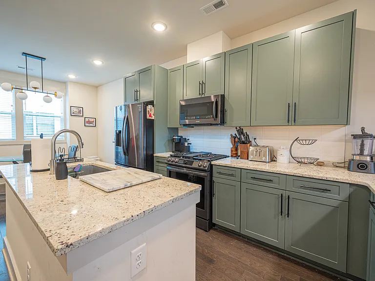 Wesley Terrace Ave — Photo 9