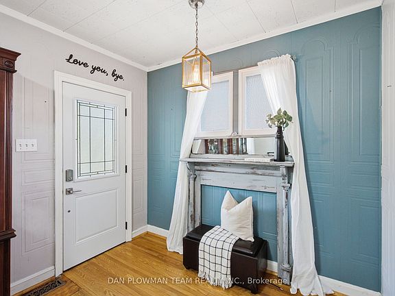 3rd image of 138 Tylor Cres