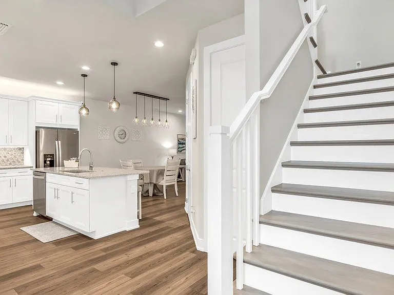 12976 Pembroke Dr — Photo 7