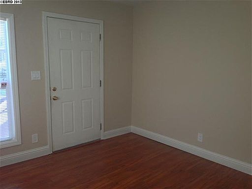 3rd image of 2712 75th Ave