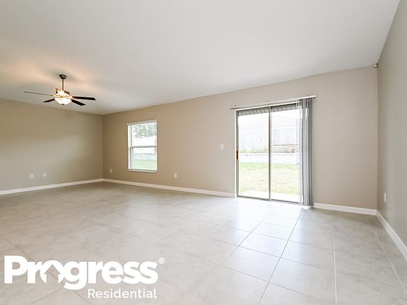 3rd image of 1588 Blue Rose Dr