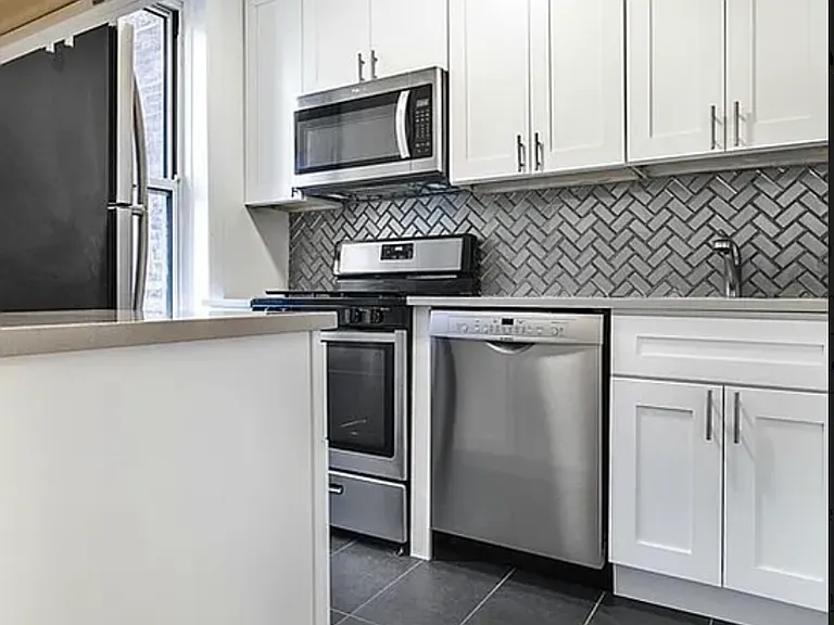 159 W 23rd St #4B — Photo 3
