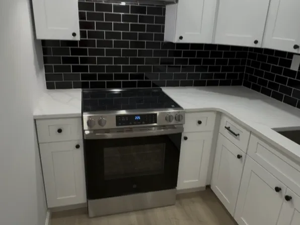 907 E 232nd St #1, Bronx, NY 10466