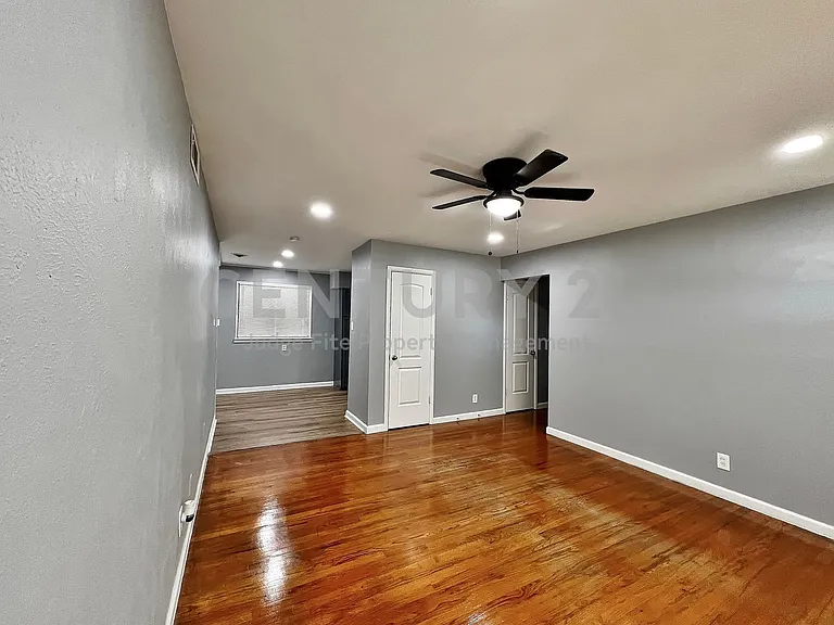 714 Cranbrook Ln — Photo 3