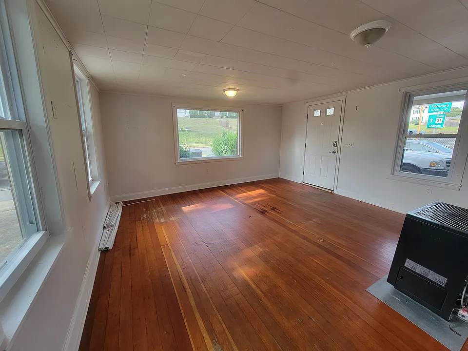 84 Main St #1W