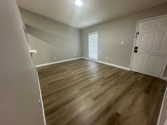 2nd image of 1926 Bonneville Dr