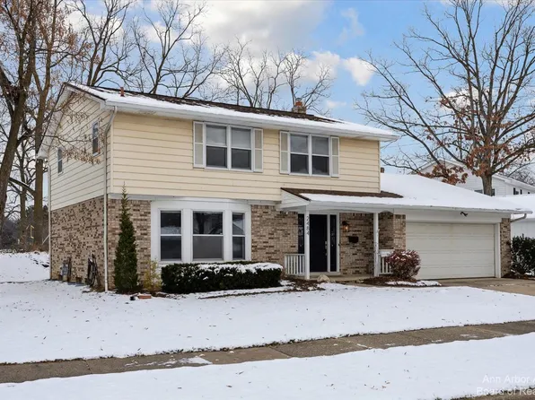 2484 Dundee Dr, Ann Arbor, MI 48103