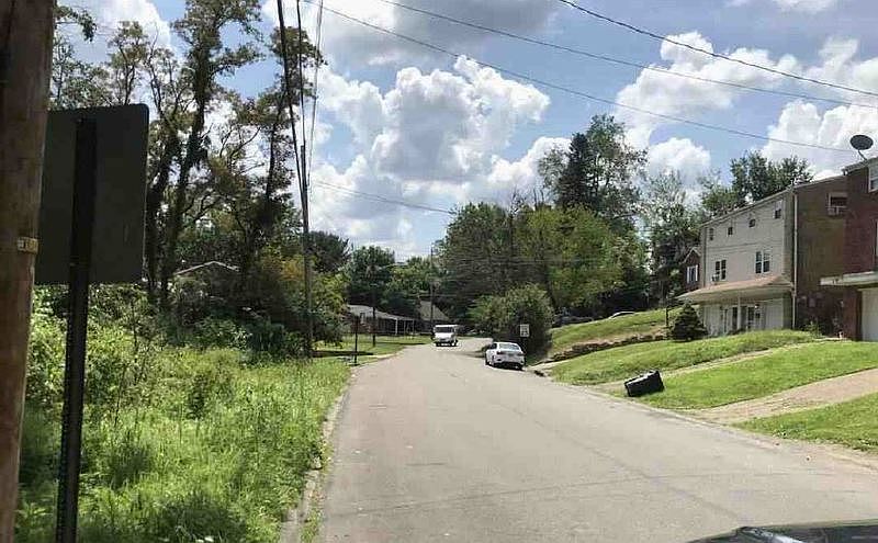 2nd image of 441-443 Idlewood Rd
