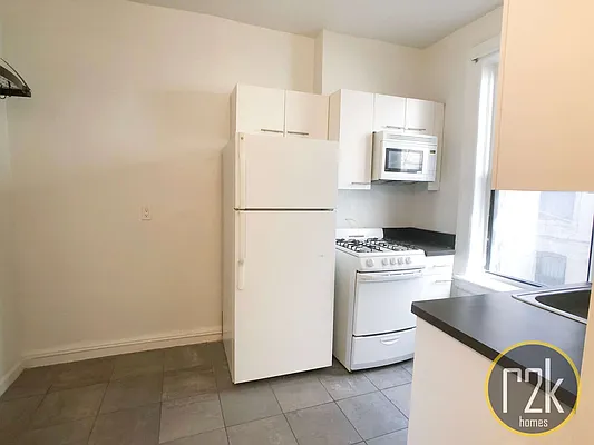 Rented by Realty 2000 Corp | media 12