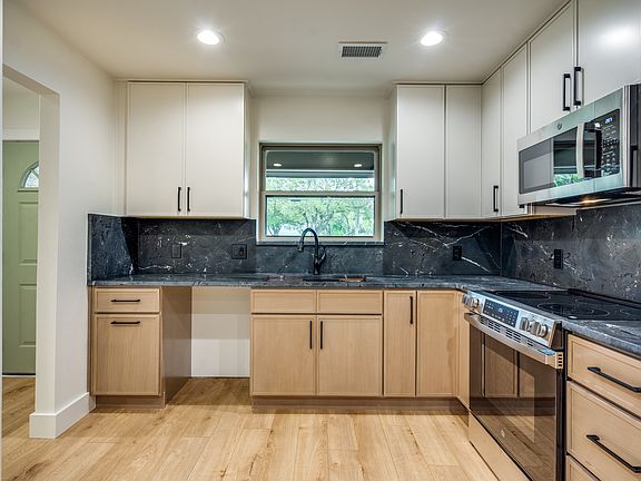 5th image of 1215 Mill Valley Dr
