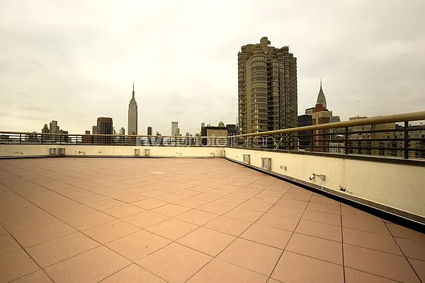 Rented by City Connections Realty | media 18