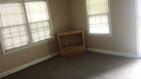 2nd image of 1068 S Prescott St