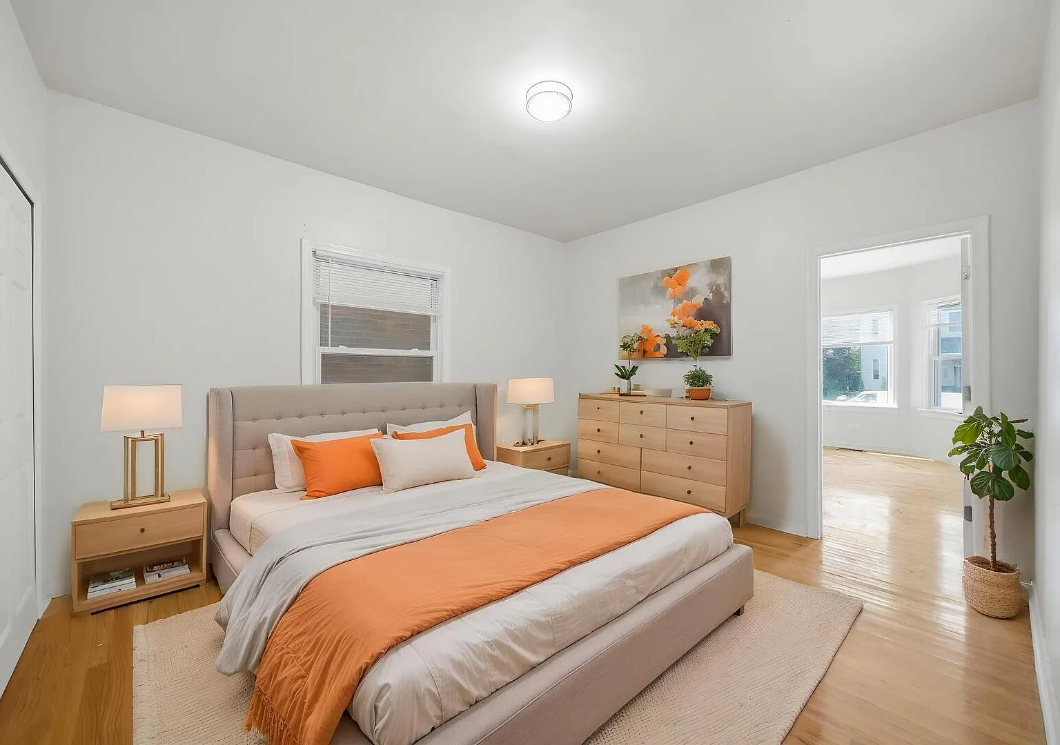 5 bed, 1400 sqft, $2,800 — Photo 4