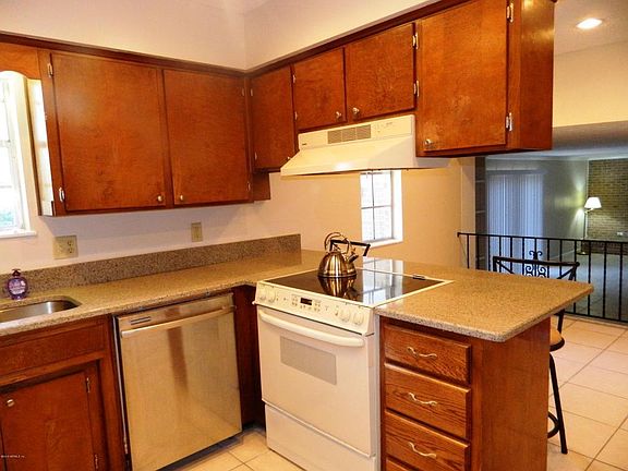 3rd image of 12739 Danbrook St