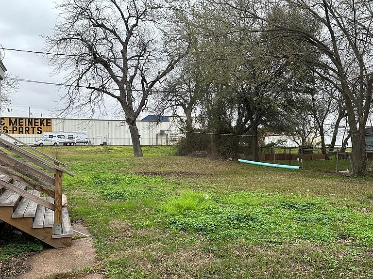 906 Eagle Ave #A — Photo 8