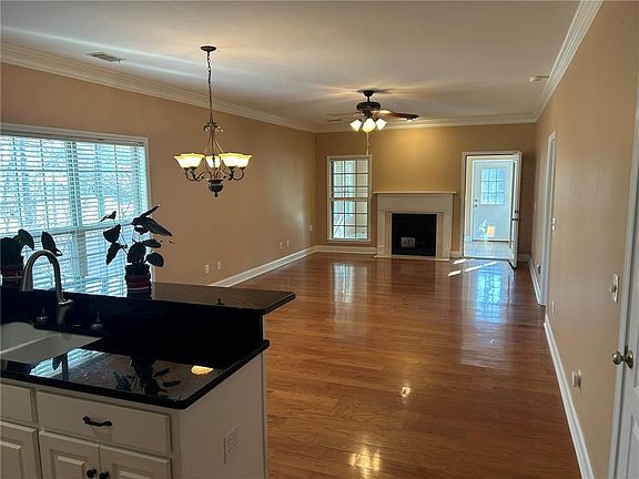 3rd image of 3302 Ashford Pl